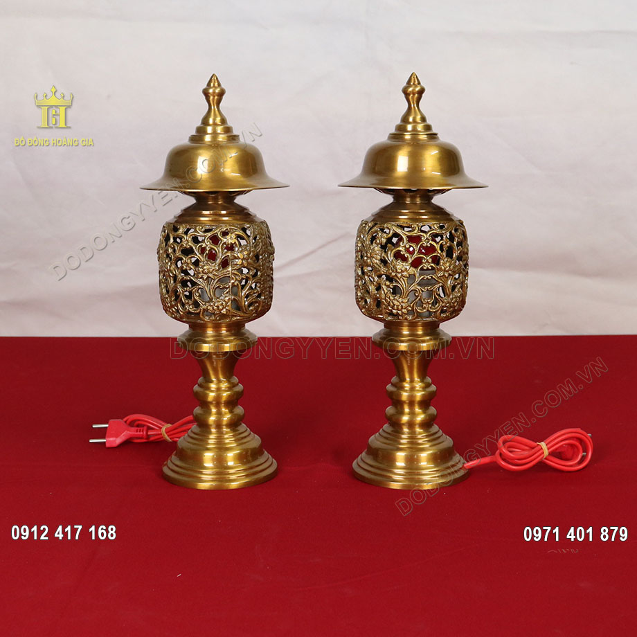 Đ&ocirc;i đ&egrave;n thờ bằng đồng v&agrave;ng cao cấp